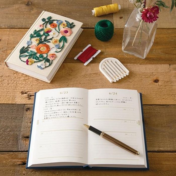 MIDORI Journal Diary/ 5 Years/ Embroidery Flower/ Beige