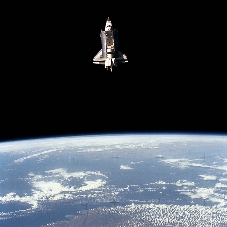 ▶︎1983年，執行任務的挑戰者號太空梭（圖片來源：NASA）