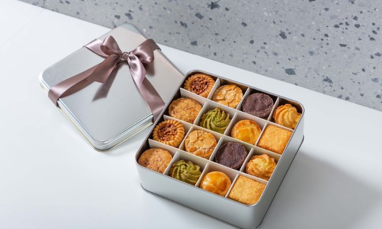 誠品生活南西│人氣法式甜品CY.W Patisseries│綜合鐵盒餅乾享│特價620元。