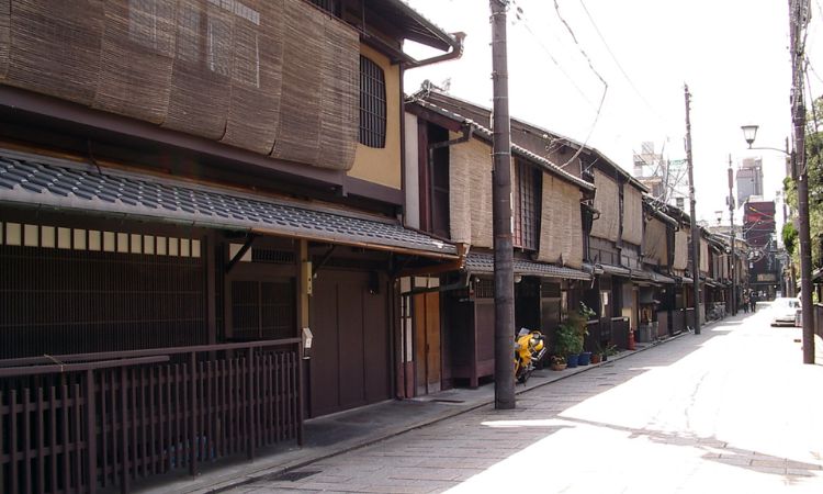 《鸭川食堂》找寻回忆中的人间温情
