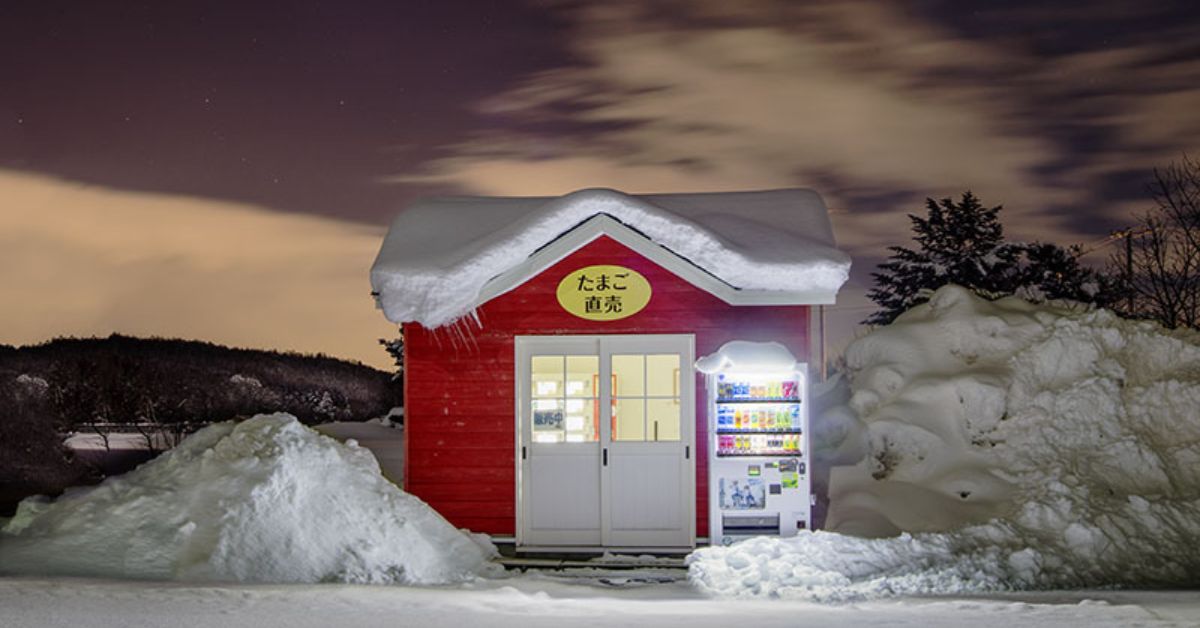 在荒芜中伫立着的温暖存在，镜头下北海道自动贩卖机的点点光亮