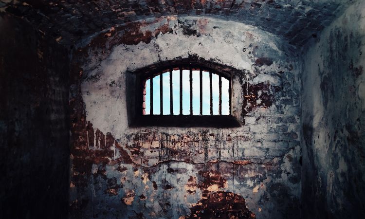 《连城诀》狄云是金庸笔下史上最衰男主角？