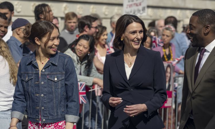 Netflix《頭號人質》看點五：權力遊戲裡的陰謀與信任危機