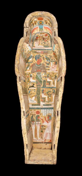 作品：神廟守門人亞赫摩斯的棺柩底座，約西元前900年。（EA22942）