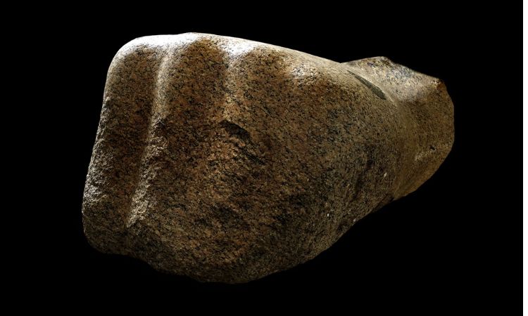作品：拉美西斯二世巨像的拳頭，約西元前1279–1213年。（EA9）