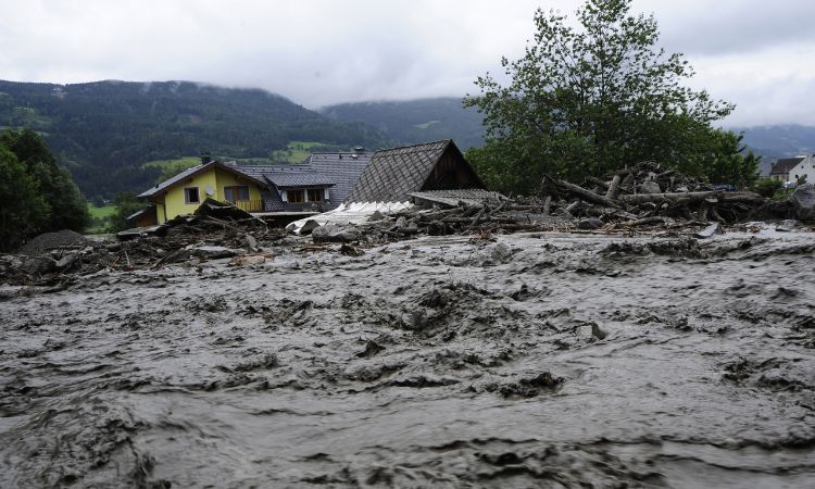 七等生〈我愛黑眼珠〉展開兩難的哲學思辨
