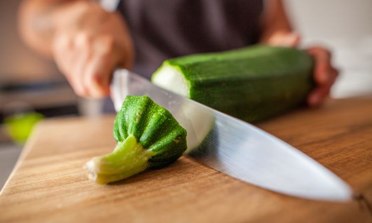 食用栉瓜的好处二：搭配维生素C、肉类补充钙、铁