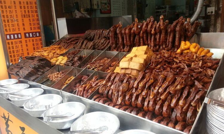 嘉義文化路夜市美食推薦五：黃毛ㄚ頭東山鴨頭