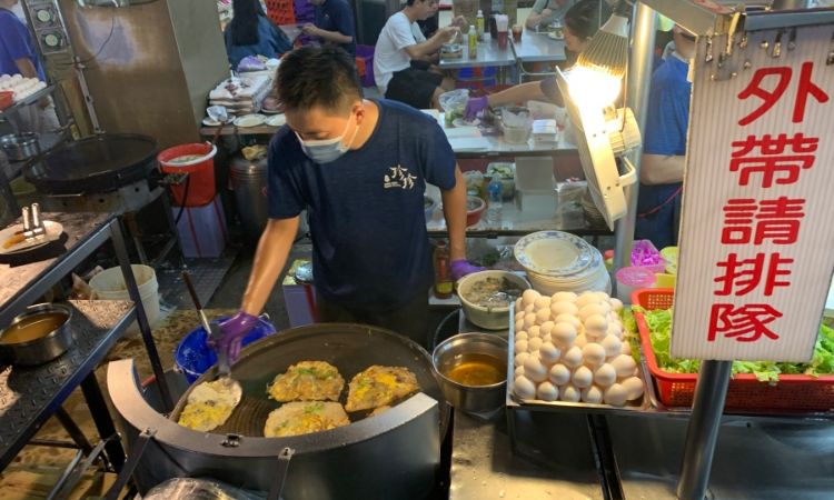 嘉義文化路夜市美食推薦七：珍珍蚵仔煎海產粥