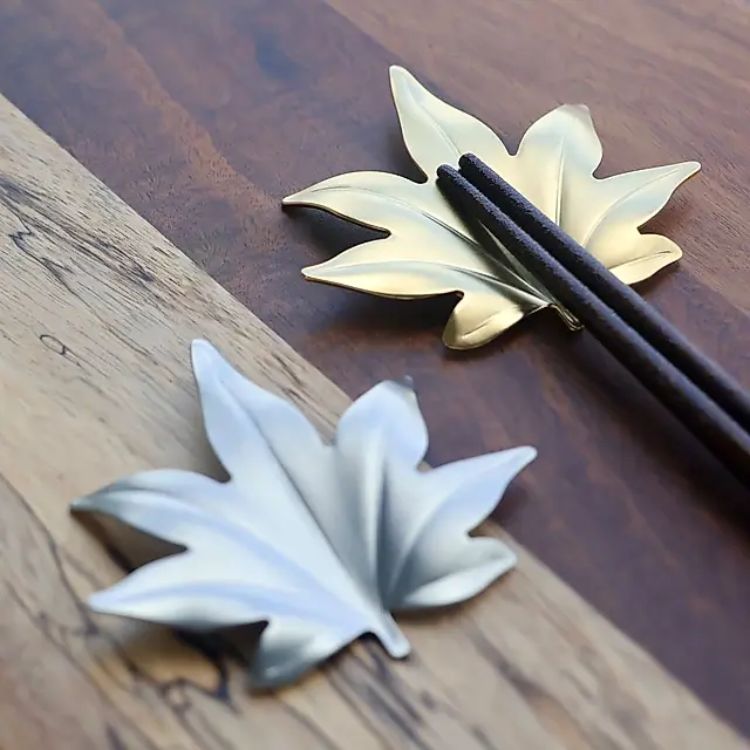 日本 SALUS佐藤金属 枫叶造型筷架-银色