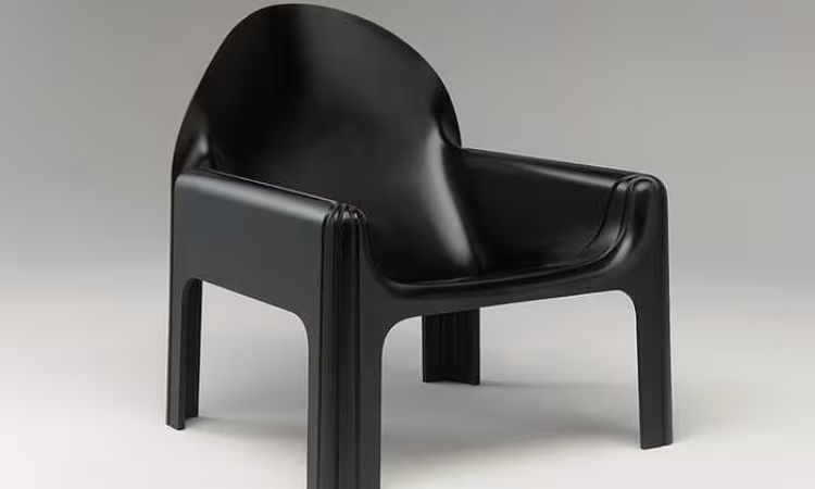 闵熙珍的居家选物清单四：Kartell Model 4794扶手椅、Model 4894咖啡桌